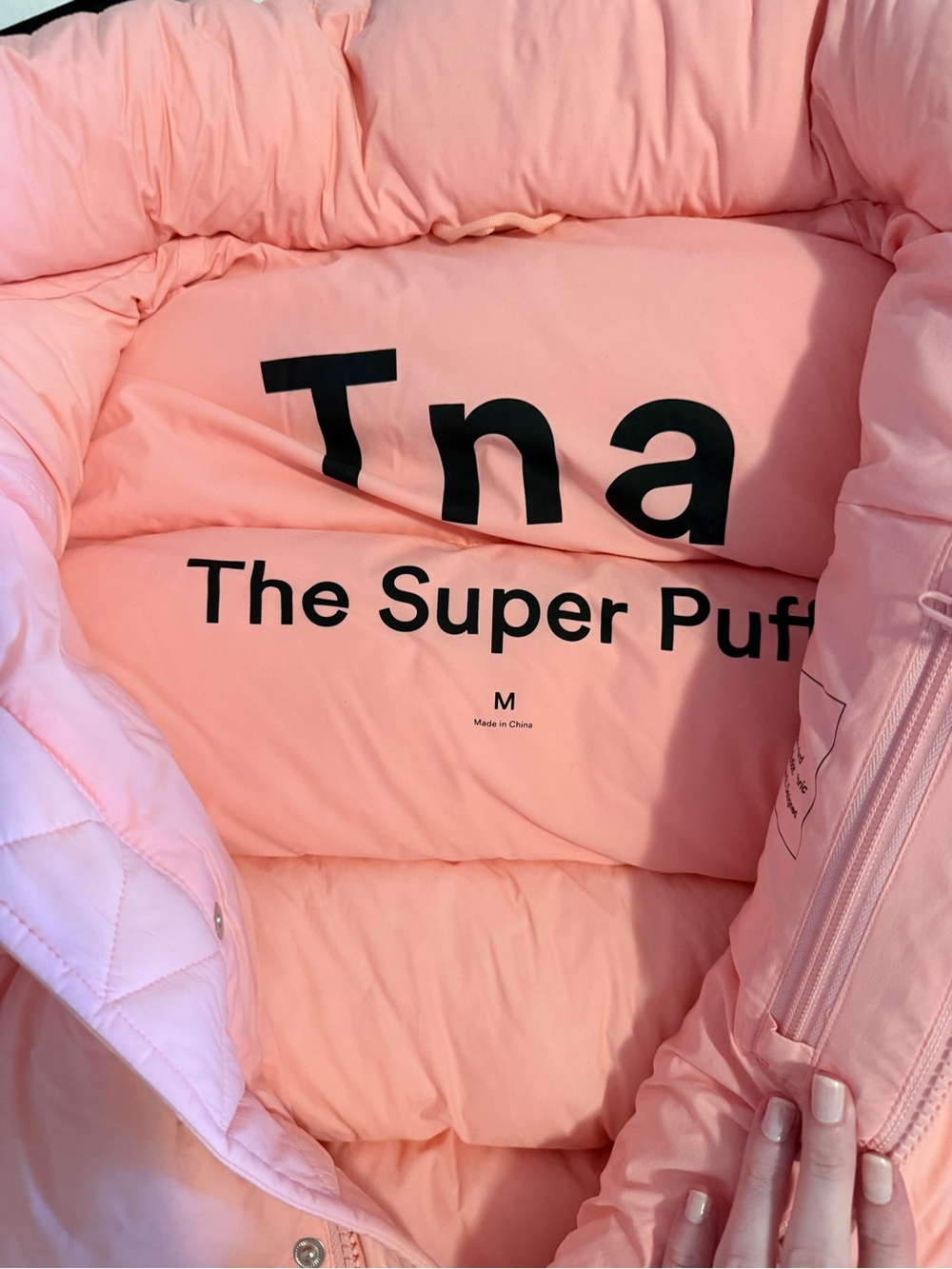 Aritzia Super Puff Pink Size medium - Picture 2 of 3